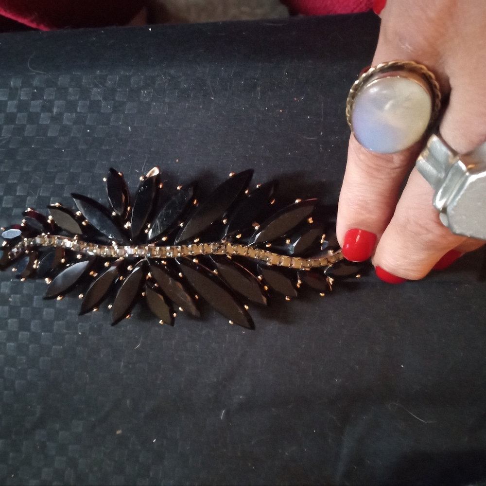 Belt Oscar de la renta Black Leaf Brooch with Gold Accents BELT